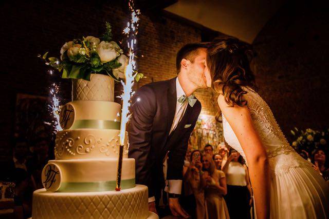 trouwtaart wedding bruid feest delrey macaron chocolade fruit