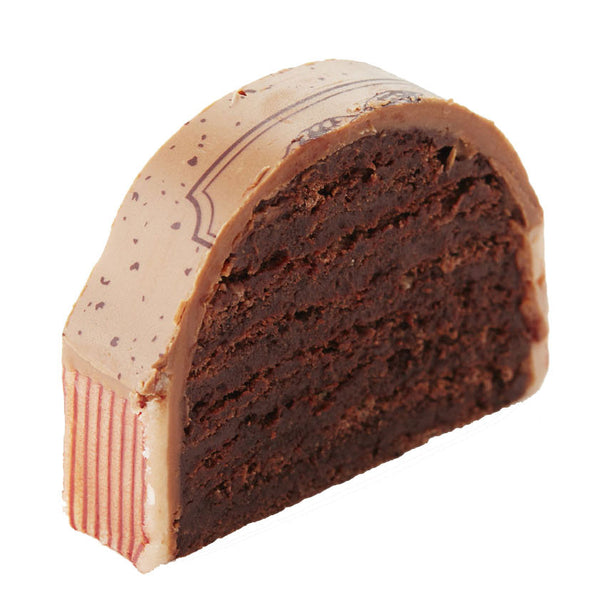 Heerlijke chocoladetaart van DelRey met chocoladebiscuit en crème / Delicious chocolate cake from DelRey with chocolate cookie and cream